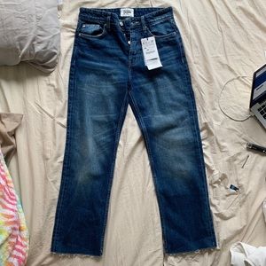 ⚡️SOLD⚡️Zara raw cut cropped denim jeans
